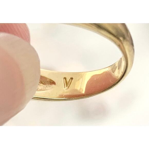 Womens Ring - “V” Maker’s Mark, No Precious Metals or Stones Jewelry Size 7.25 - Picture 3 of 9